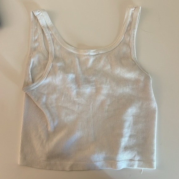 BRANDY MELVILLE BUTTERFLY TANK - Picture 2 of 2